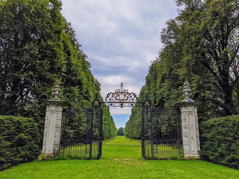 A Mansion That Earns Every Glance