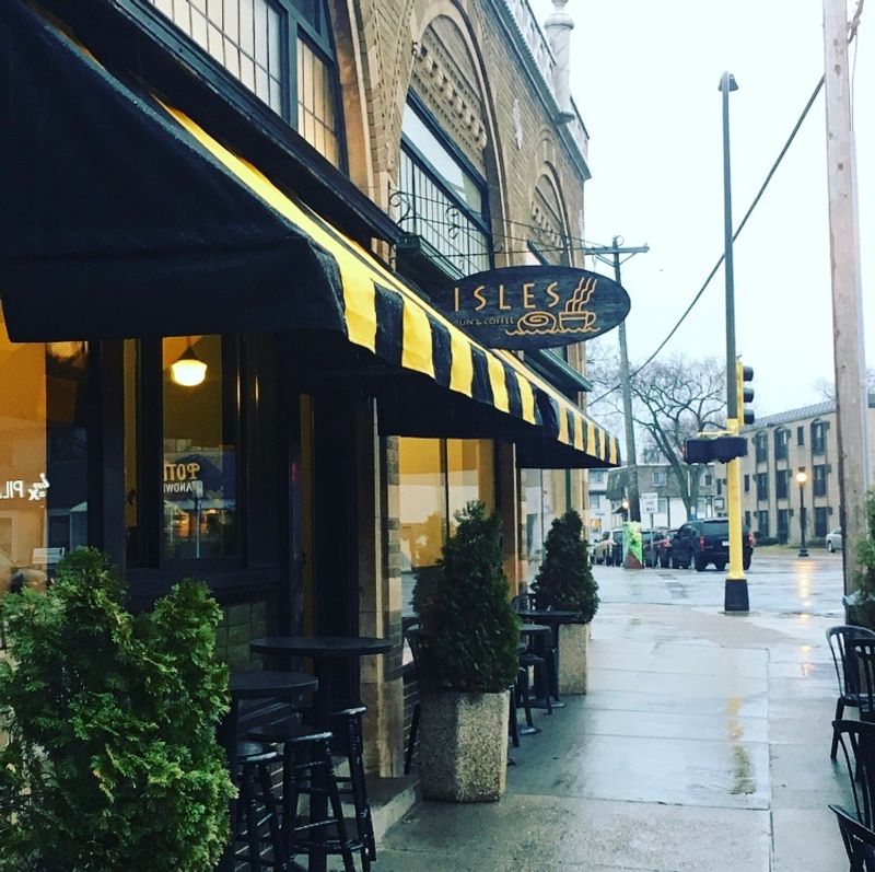 The Bakery That Stops Traffic