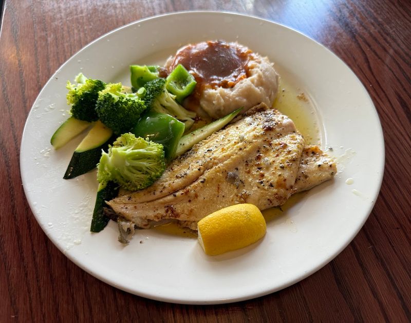 The Friday Night Fish Fry That Locals Circle On Their Calendar