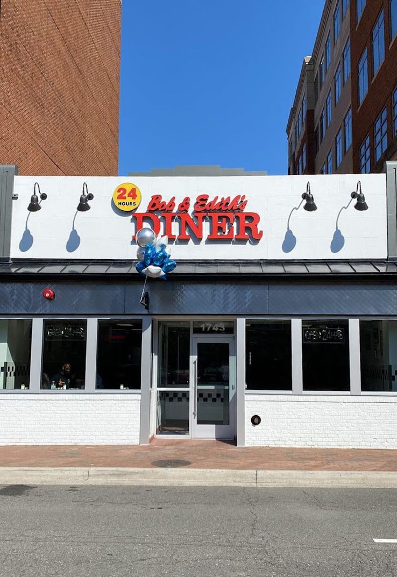 A Diner That Never Sleeps