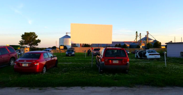 This Old-Fashioned Drive-In Theater In Nebraska Is Still One Of The State’s Best Deals