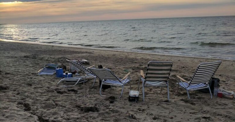 This Secluded Massachusetts Beach Feels Like A Tropical Getaway Without The Plane Ticket