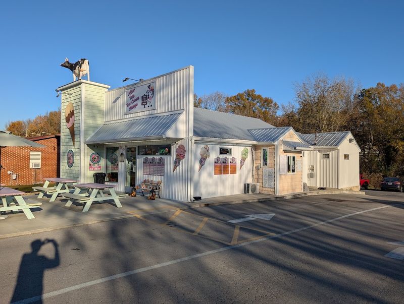 A Roadside Beacon For Sweet Cravings