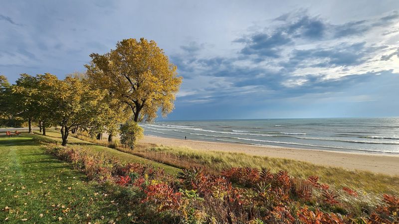 How This Lakeside City Became A Surfing Legend