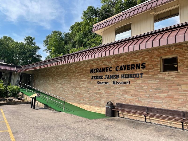 Jesse James Hideout History