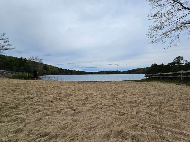 Lake Mattawa, Orange