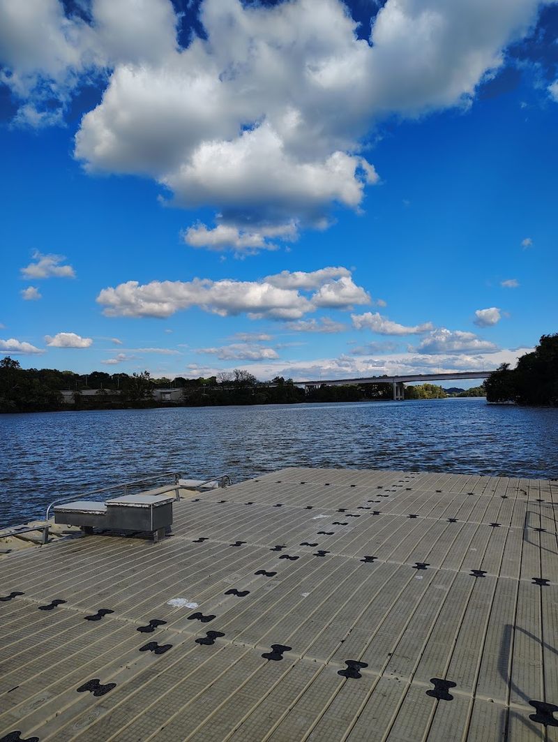 Paddler's Gateway To The Tennessee