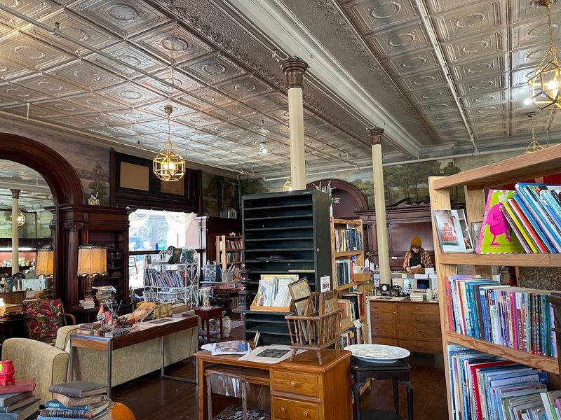 Yellow Lab Vintage And Books
