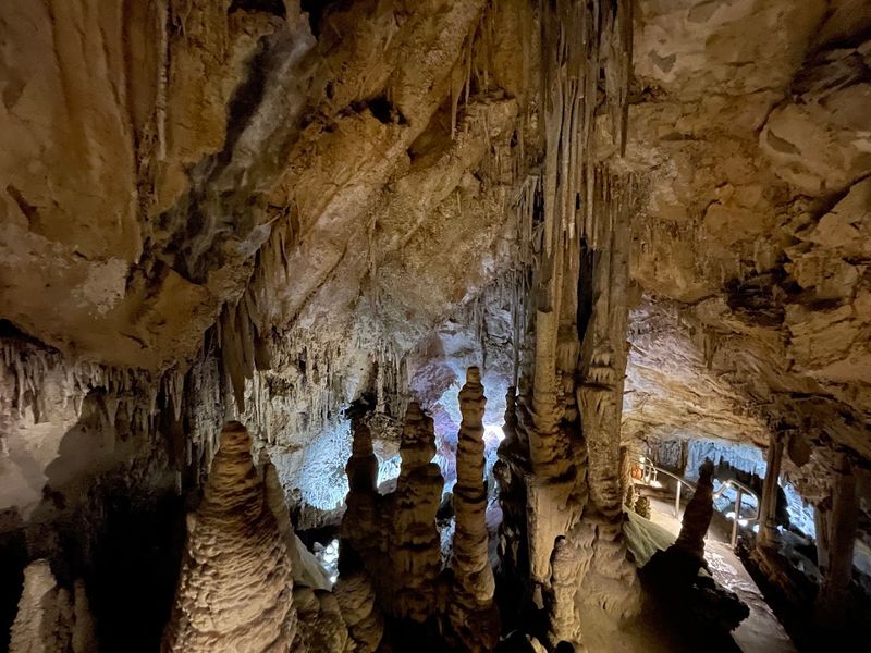 Lewis & Clark Caverns 