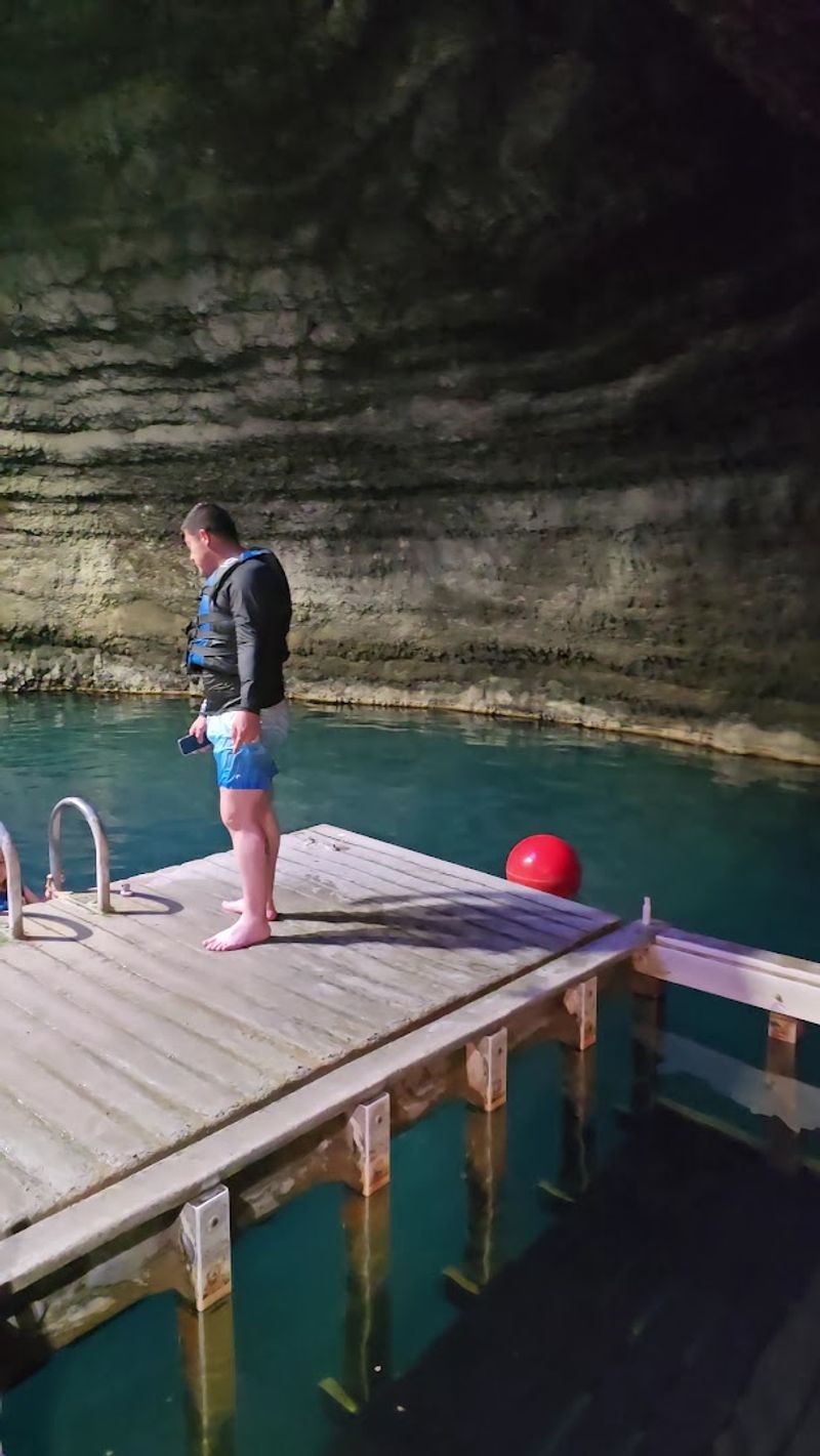The Only Warm-Water Scuba Spot in the Continental US