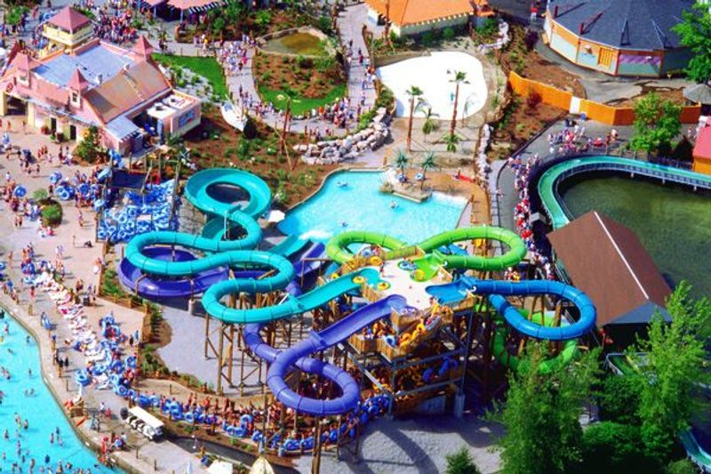 Hurricane Harbor At Six Flags New England, Agawam