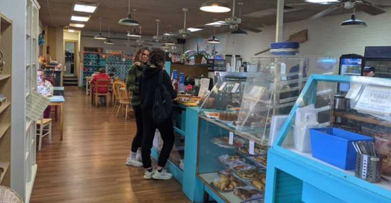 We Stepped Into A Cafe In Tennessee And Ended Up In Germany (The Bread Makes It Unforgettable)