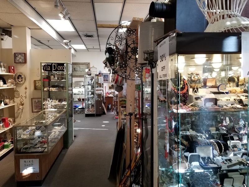Cambridge Antique Market, Cambridge, Massachusetts
