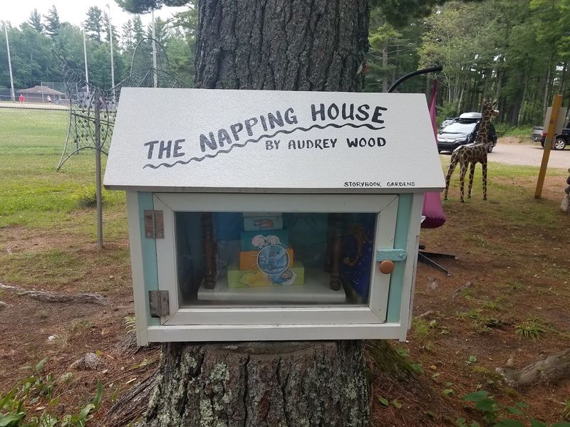 Miniature Homes And Storybook Structures