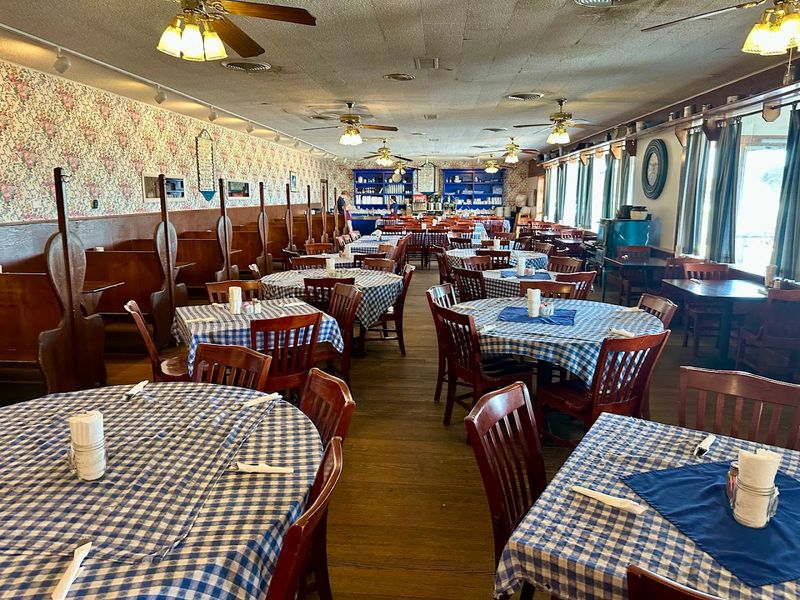 Why People Keep Coming Back To This Illinois Gem