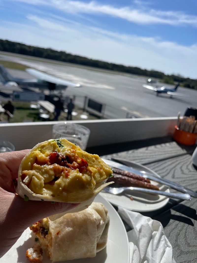 Making The Most Of Your Stop At Hangar B Eatery