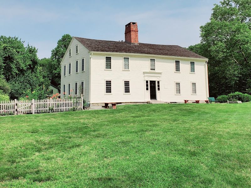 Smith's Castle History