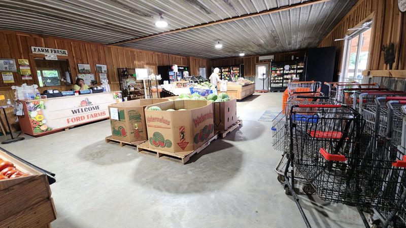 Ford Farms Fruitstand