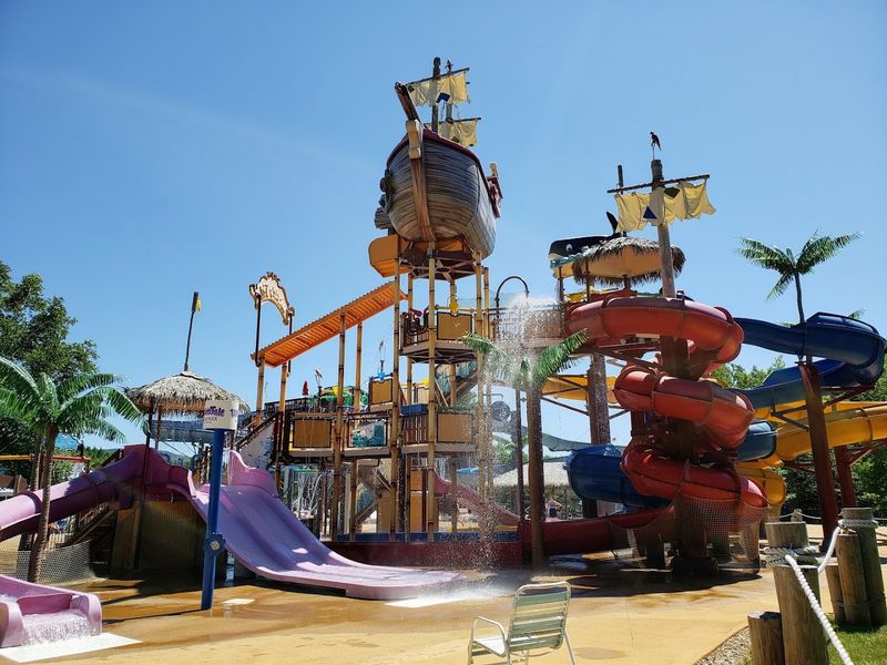 Shipwreck Island Gives Families Room To Splash Together
