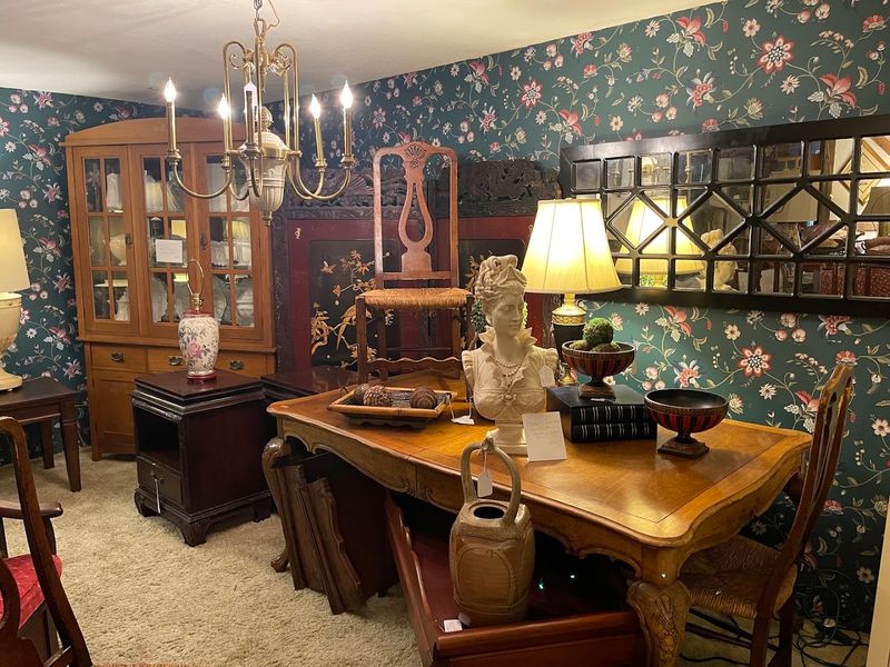 Mad Hatter Antiques