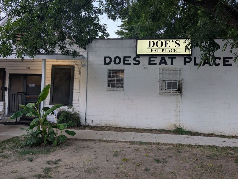 Doe's Eat Place