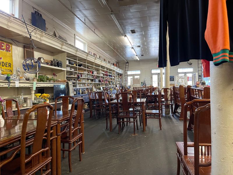 The Old Country Store - Lorman