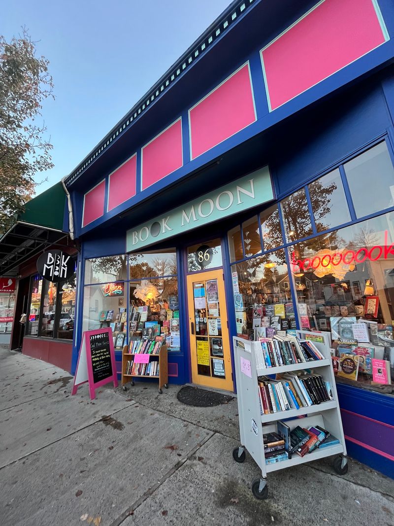 Book Moon, Easthampton