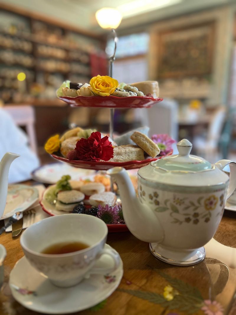 CW Organics Apothicaire & Tea Room