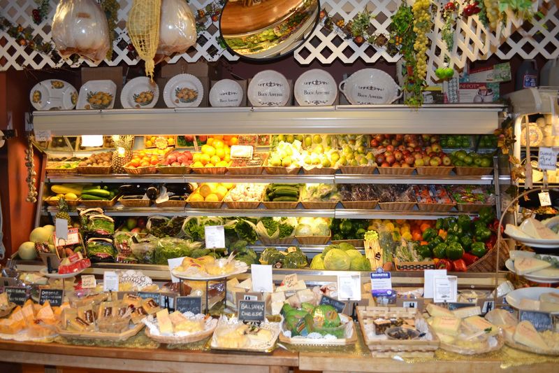 Cardona's Market - Delaware Avenue, Albany