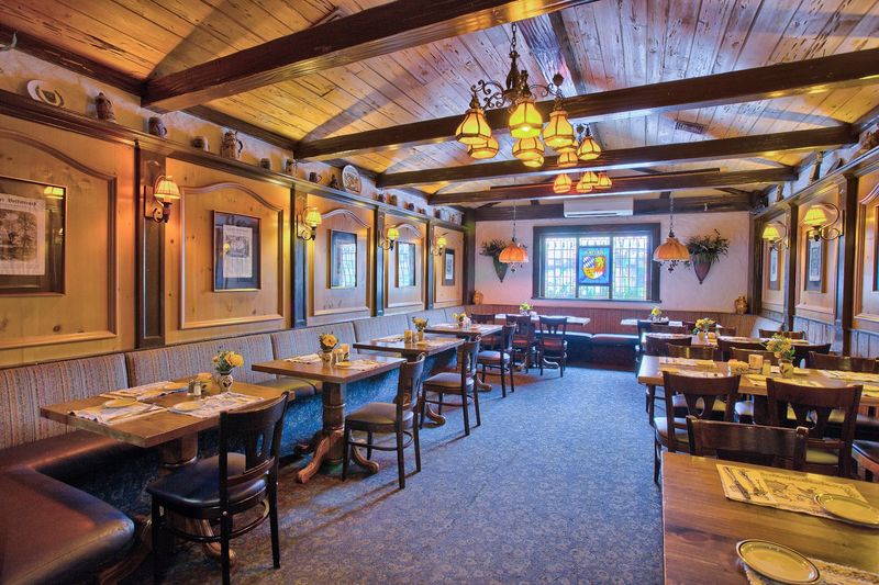 Zum Stammtisch - Glendale, Queens