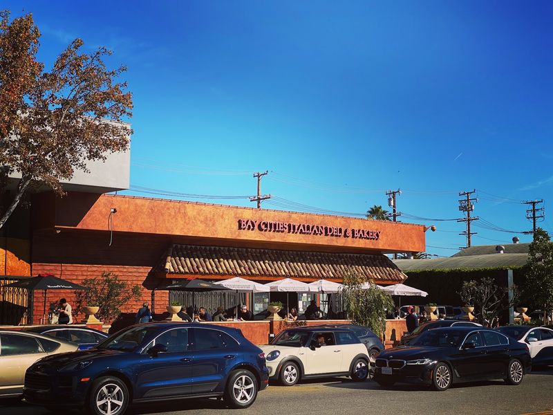 Bay Cities Italian Deli & Bakery, Santa Monica
