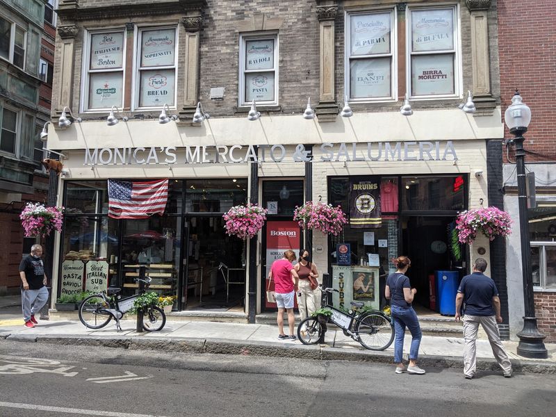 Monica's Mercato