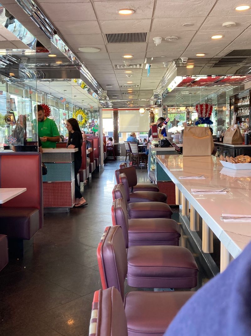 Lindenhurst Diner - Lindenhurst