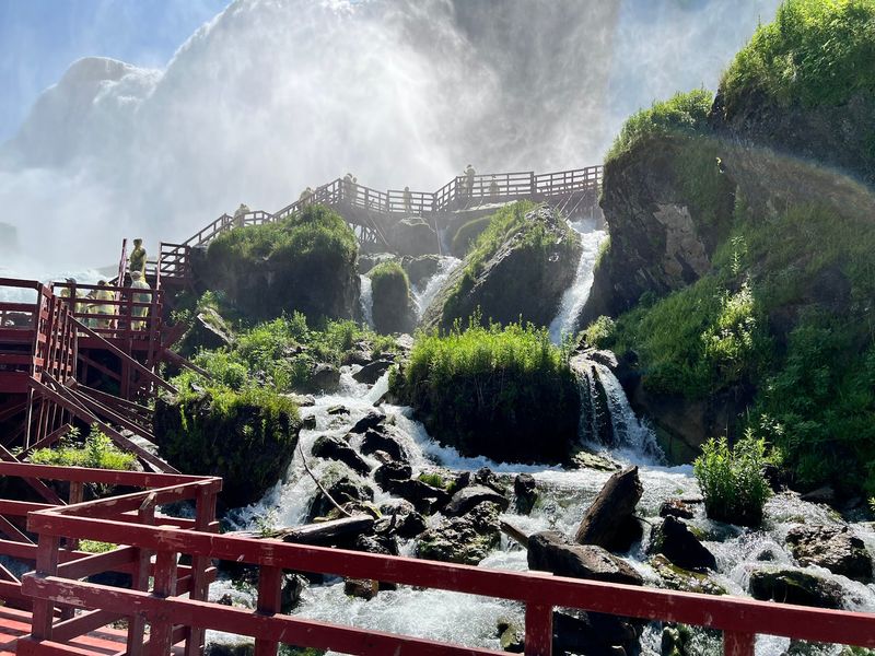 Niagara Falls State Park (Cave Of The Winds / Maid Of The Mist) - Niagara Falls, NY