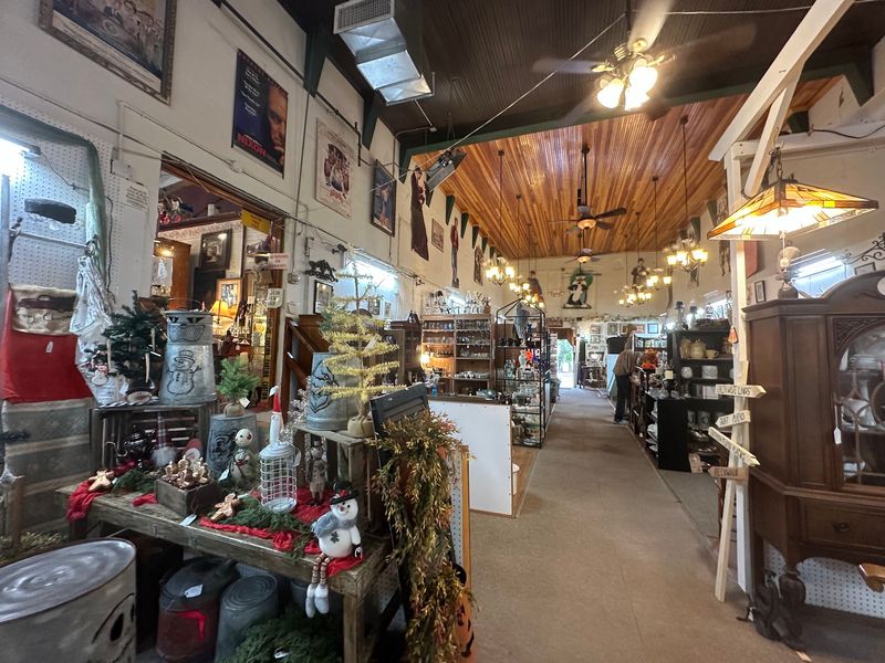 Two Floors, Endless Aisles