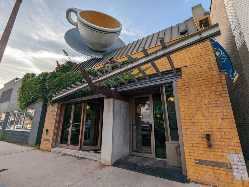 Milwaukee's Oldest Pizzeria Still Going Strong