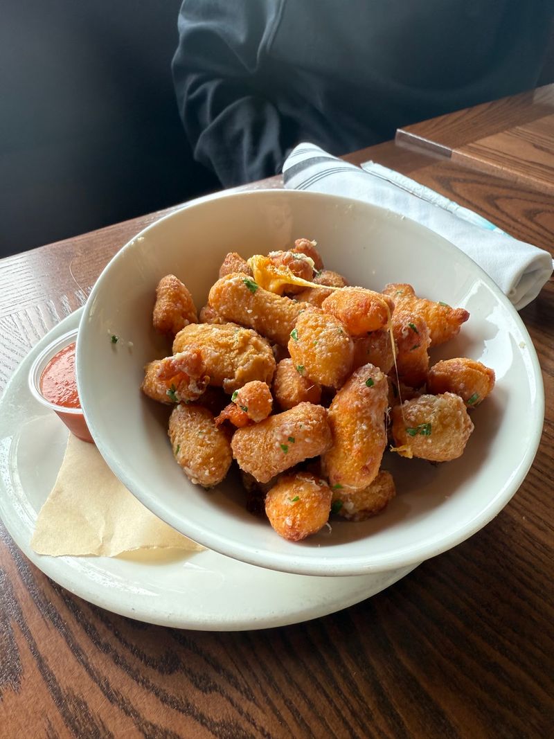 Cheese Curds And Crowd-Pleasing Classics