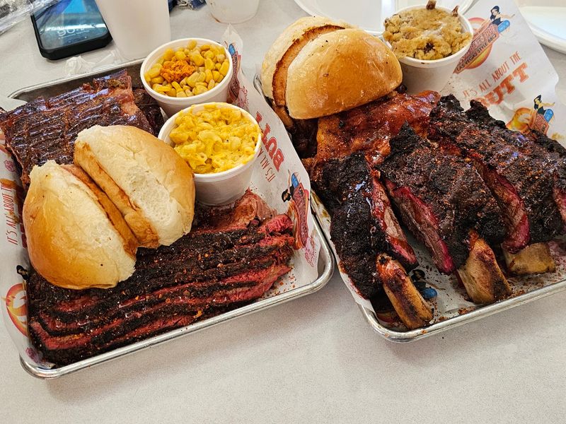 Ribs, Pulled Pork, And Hot Links Worth Sharing