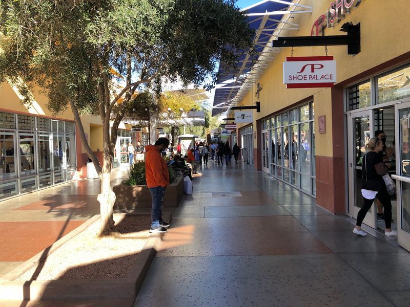How A Downtown Lot Became A Shopping Landmark