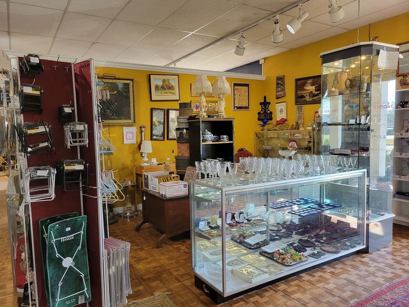 Furniture, China, And Silver For Serious Collectors