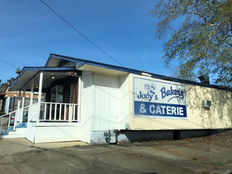 Meet Jody's Bakery & Caterie On US 49