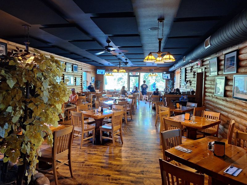 Riverfront Windows That Make Every Table Feel Special