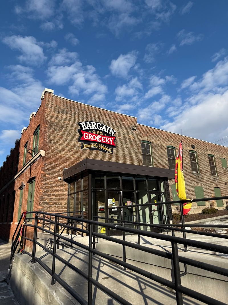 Bargain Grocery Troy Puts Its Address To Good Use