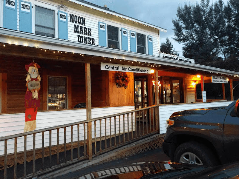 Noon Mark Diner: The Name Says It All