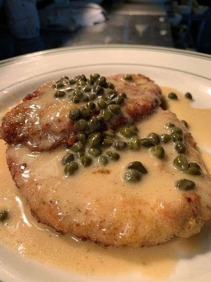 This Chicken Piccata Knows How To Hold Your Attention