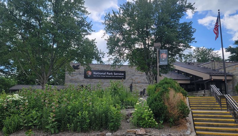 Canyon Rim Visitor Center, Your First Stop
