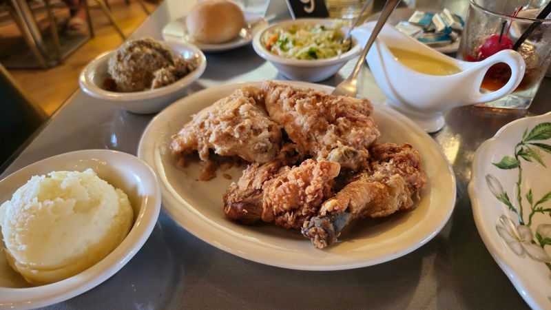 The Sunday Buffet That Keeps People Coming Back