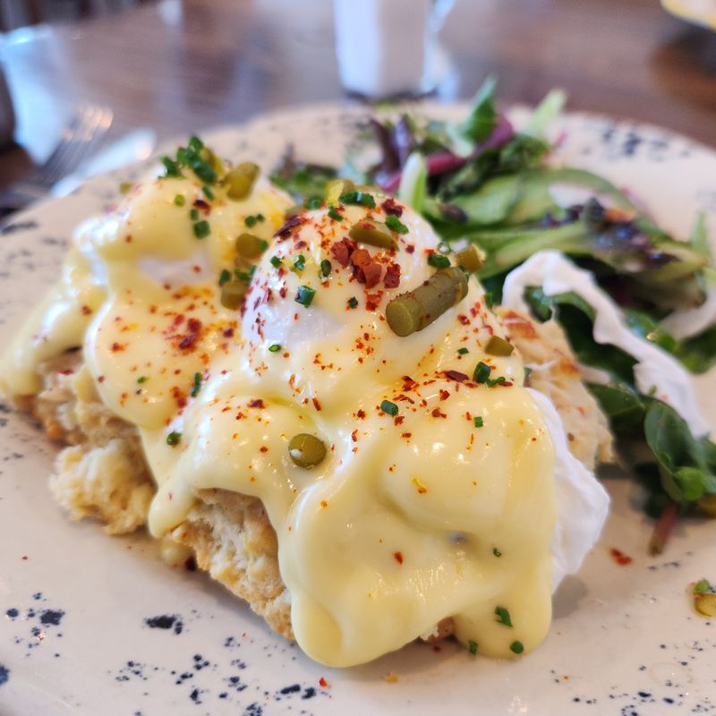 Weekend Brunch Runs On A Clear Schedule