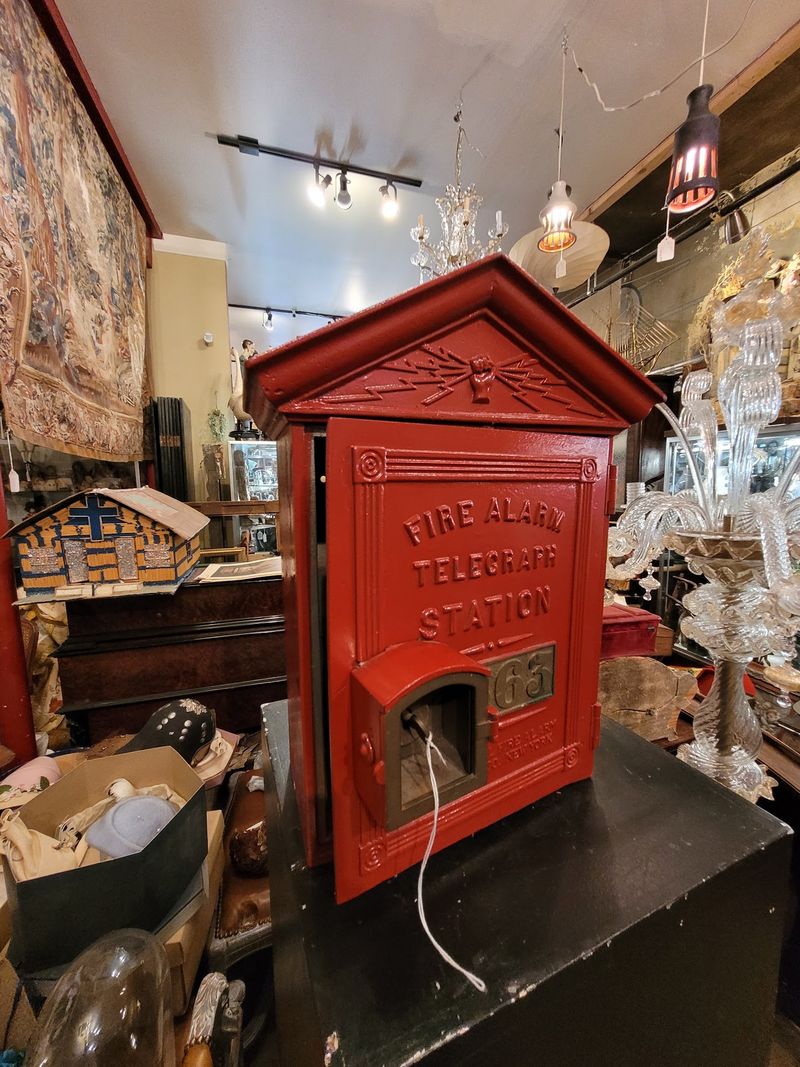Cats Cradle Antiques & Art