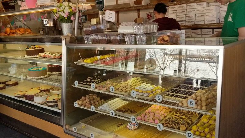 Macarons That Rival French Patisseries